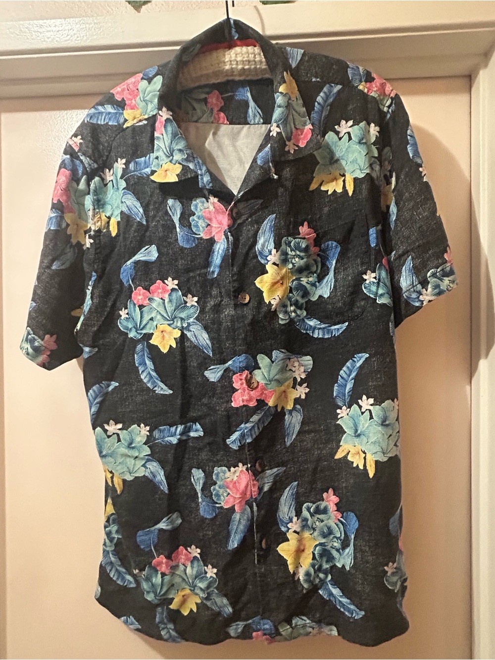 Tommy Bahama Black Short-Sleeve Floral Button-Down Shirt